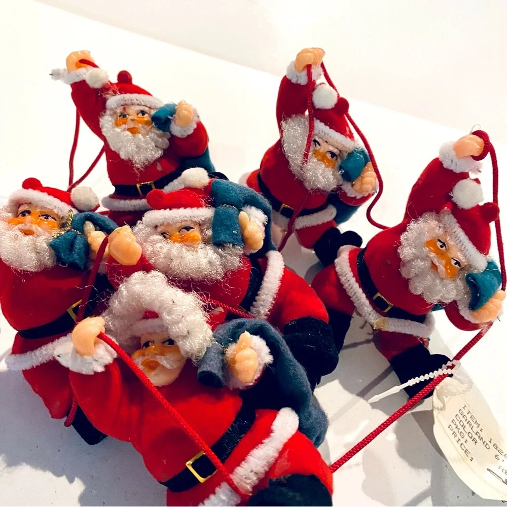 VINTAGE STRING GARLAND SIX 4” FELT SANTA CLAUSE CHRISTMAS TREE MANTLE DECORATION